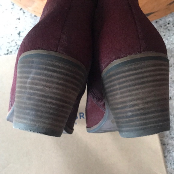 EUC Lucky Brand Linnea Burgundy Wine Hair Bootie - Picture 7 of 8